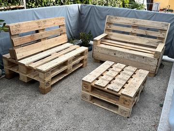 Salottino da giardino con bancali Epal