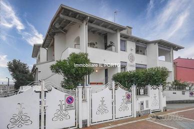Appartamento di 160 m² con 3 locali e box auto a C