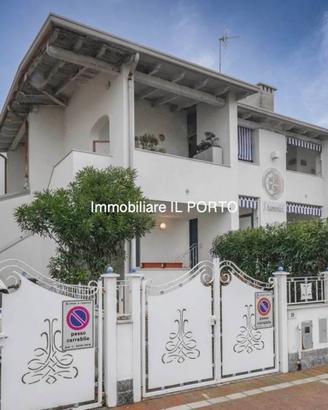 Appartamento di 160 m² con 3 locali e box auto a C