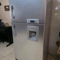 Frigorifero LG con dispenser acqua 