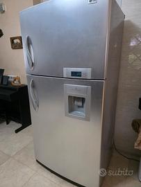 Frigorifero LG con dispenser acqua 