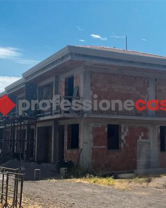 Aci Sant'Antonio - Villa Accorpata Angolare
