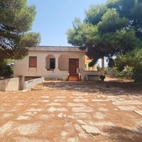 Triscina villa 6,5 vani + giardino a pochi passi d