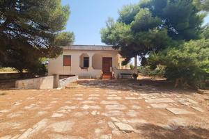 Triscina villa 6,5 vani + giardino a pochi passi d