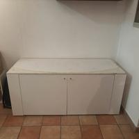 Supporto/mobile per acquario