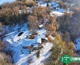 VILLA CON PISCINA E STRADA PRIVATA!!