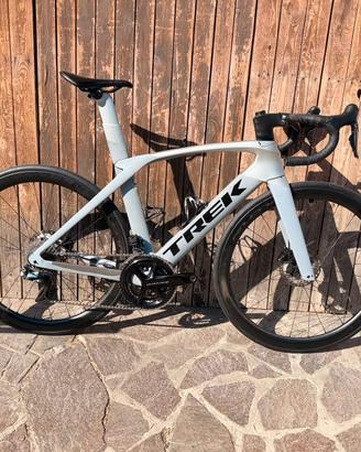Trek Madone SLR6 Dura Ace Fulcrum Wind