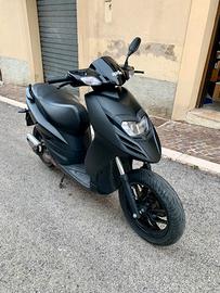 Aprilia sr motard 50