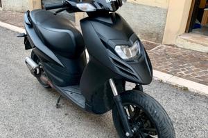 Aprilia sr motard 50