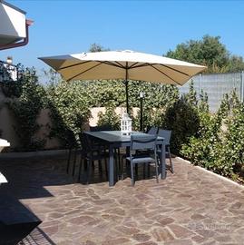 Ombrellone elegante giardino