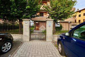 2 LOCALI A REGGIO NELL'EMILIA