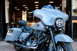 Harley-davidson FLHX Street Glide SIX SPEED