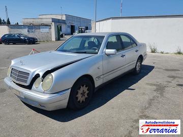 MERCEDES CLASSE E W210 E 250 TURBO D ricambi