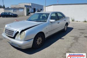 MERCEDES CLASSE E W210 E 250 TURBO D ricambi