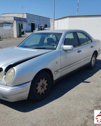 MERCEDES CLASSE E W210 E 250 TURBO D ricambi