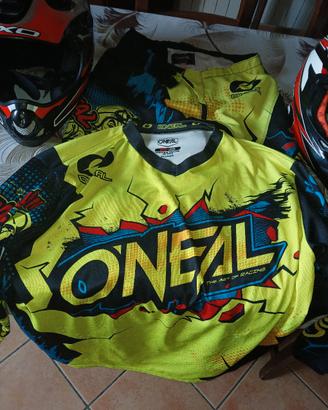 Abbigliamento da cross e caschi cross