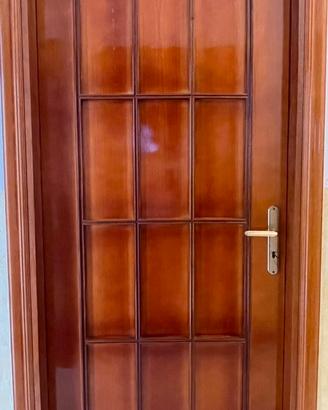 Porta in legno stile inglese