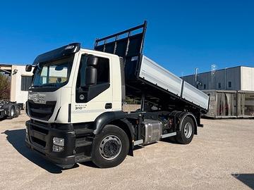 Iveco Stralis 310 Euro 6 con ribaltabile trilatera