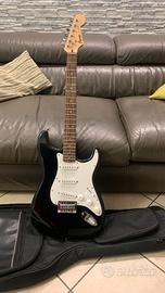 Chitarra Squier Fender + custodia