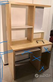 Scrivania Ikea.