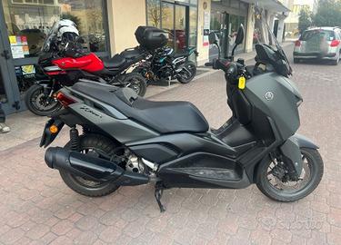Yamaha X-Max 300