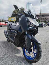 Yamaha xmax 300   