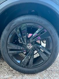 GOMME ESTIVE GOODYEAR 215/50R18