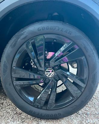 GOMME ESTIVE GOODYEAR 215/50R18