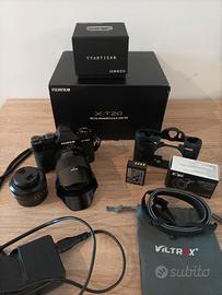 Fujifilm XT-20 con accessori e obiettivi 