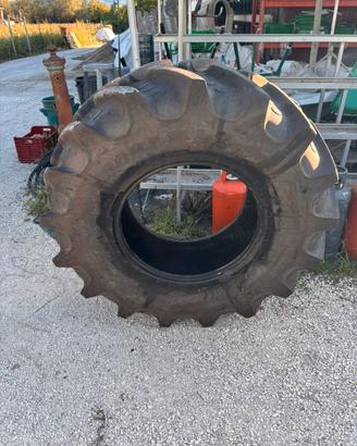 Pneumatici trattore 16.9r24 420/85/24