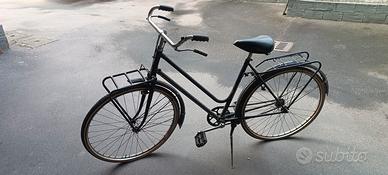 bicicletta con freni a bacchetta da restaurare