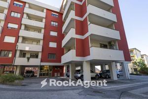 APPARTAMENTO AMPIA METRATURA IN CONTESTO PRIVATO