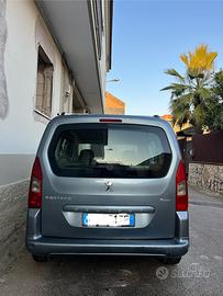 Peugeut partner tepee 2011