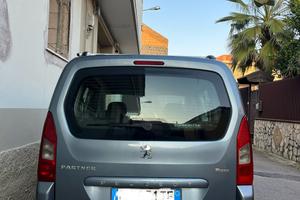 Peugeut partner tepee 2011
