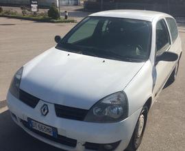 Clio Van