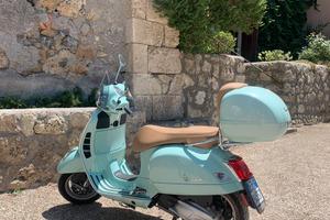 Vespa GTS 300 anniversario