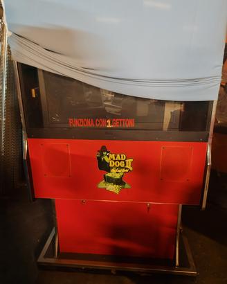 videogioco da bar  con pistole mad dog 2