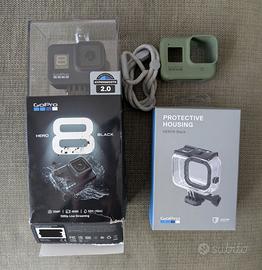 GoPro Hero 8 Black + Custodia Sub e Guaina