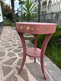 Tavolino  alzata in legno ridipinto e decorato