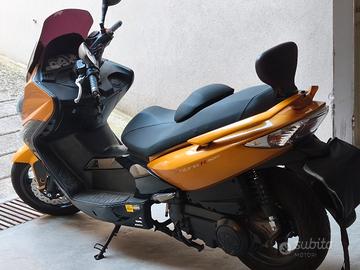 Kymco Xciting R 300i  (km  10.295- anno 2010)