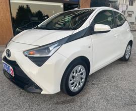 Toyota Aygo Connect 1.0 VVT-i 72CV 5 porte x-busin