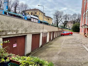 BOX A DESENZANO DEL GARDA