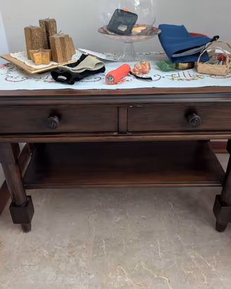 Tavolino consolle scuro