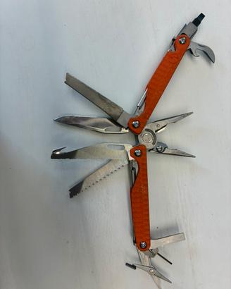 Pinza multiuso Leatherman Charge+ G10 Orange
