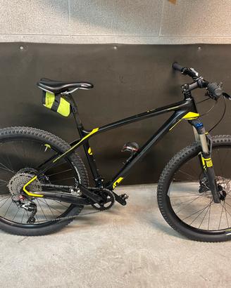 Mtb in carbonio  giant XtC Advanced 3
