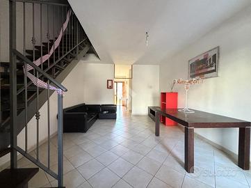 VILLA A SCHIERA A ACQUASPARTA