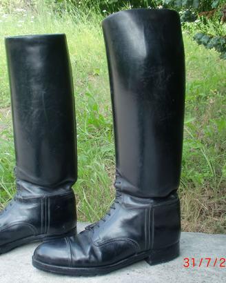 Stivali cavallerizz* vintage in pelle nera n. 41