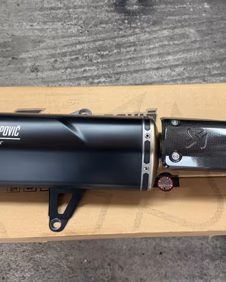 Terminale Akrapovic dedicato per X MAX 300