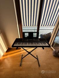 Pianola Yamaha PSR-E363 + piedistallo