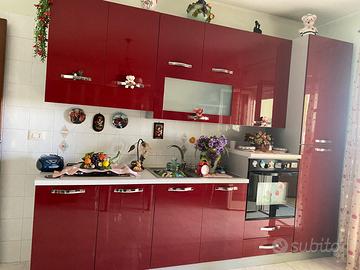 cucina con elettrodomestici mai usati